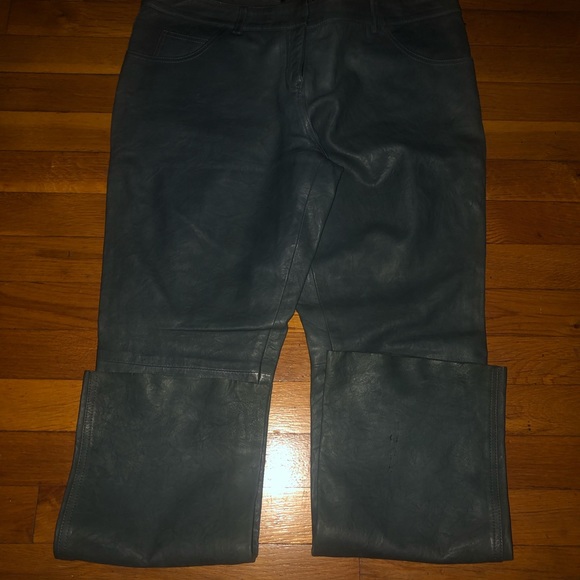 The Row - Picture 7 of 8